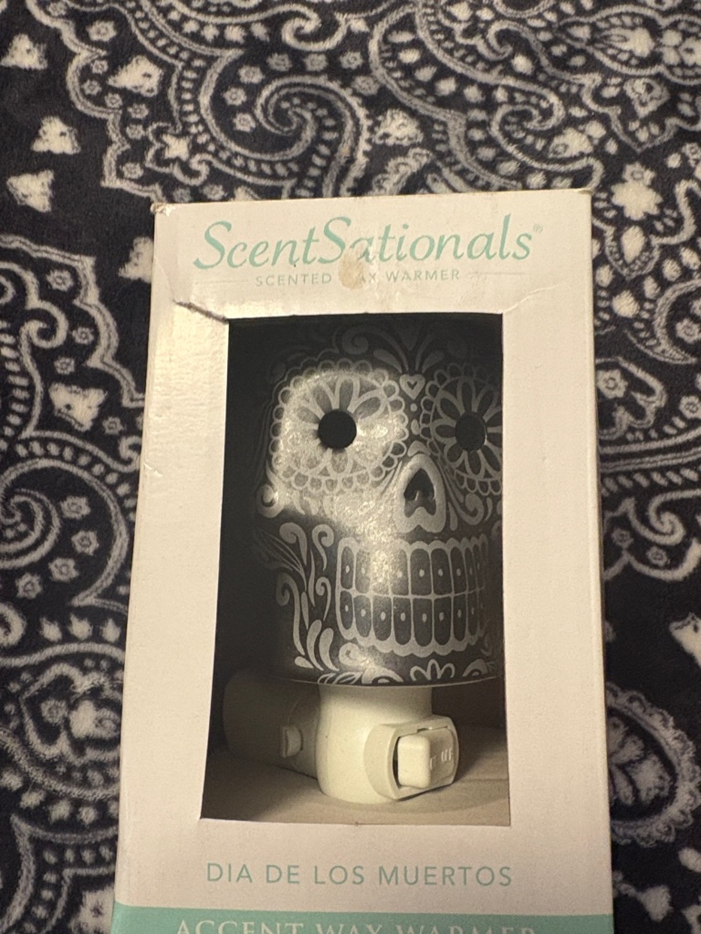 Dia de los Muertos Black & White Skull Wax Warmer